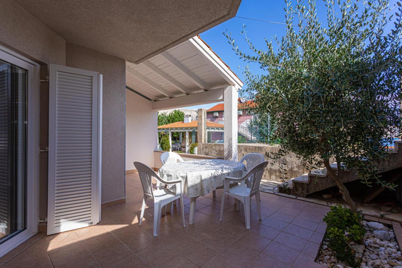 Apartments Crnekovic I Zarok Baška Exterior foto