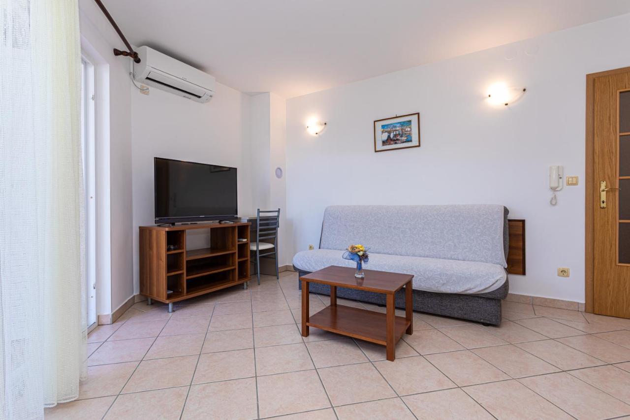 Apartments Crnekovic I Zarok Baška Exterior foto