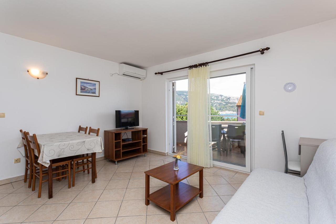 Apartments Crnekovic I Zarok Baška Exterior foto