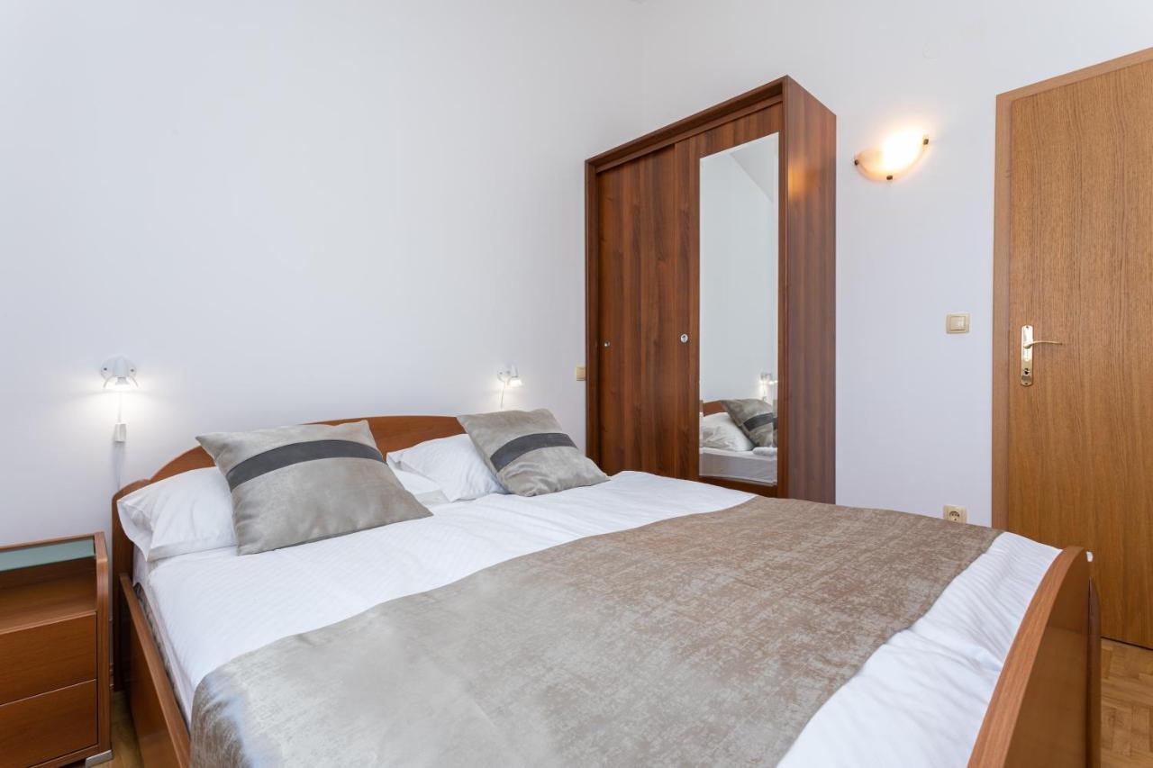 Apartments Crnekovic I Zarok Baška Exterior foto